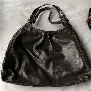 Coach pocketbook Gray patent leather.